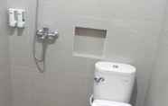 Toilet Kamar 6 Padma Homestay