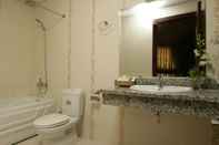 Toilet Kamar Cherry Central Hotel - Near Opera House