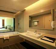 In-room Bathroom 3 Muong Thanh Luxury Dien Lam