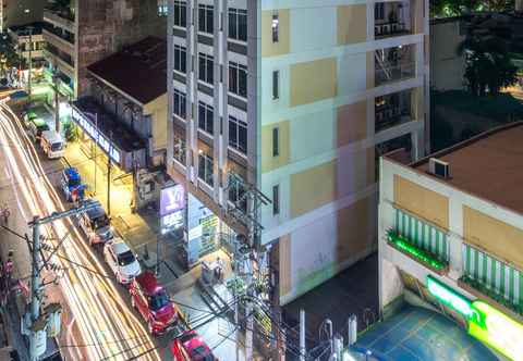 Exterior V Hotel Manila