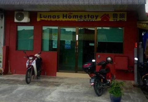 Exterior Lunas Homestay
