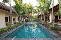 Swimming Pool Sari Indah Cottages