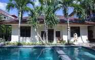 Swimming Pool 2 Sari Indah Cottages