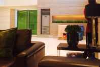 Lobby Comfy Condo At Grass Residences