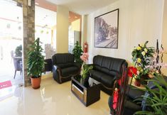 Lobby 2 Station Budget Hotel