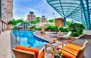 Kolam Renang 2 Resorts World Sentosa - Hotel Michael