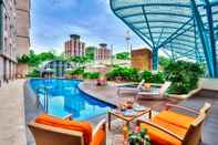 สระว่ายน้ำ Resorts World Sentosa - Hotel Michael