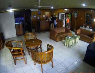 Lobby 2 Hotel Pantai Merak