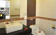 In-room Bathroom 4 Phuket Jula Place 