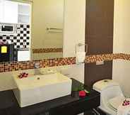 In-room Bathroom 4 Phuket Jula Place 