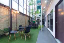 V Garden Hotel, USD 29.48