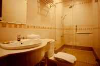 In-room Bathroom Hotel Le Bellecour Saigon