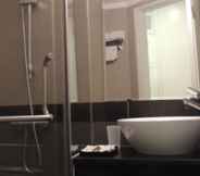 In-room Bathroom 5 G15 Hotel - Mai Lam Hotel 3 ( Yen Hoa)