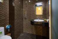 Phòng tắm bên trong Lucky Phu Quoc Hotel