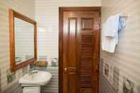 In-room Bathroom Hoang Oanh Hotel Quy Nhon