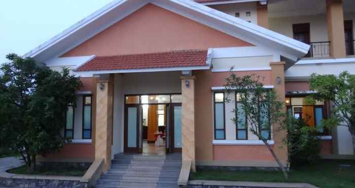 Bên ngoài Nhat Le 2 Guest House