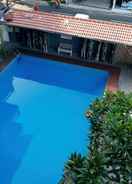 SWIMMING_POOL 