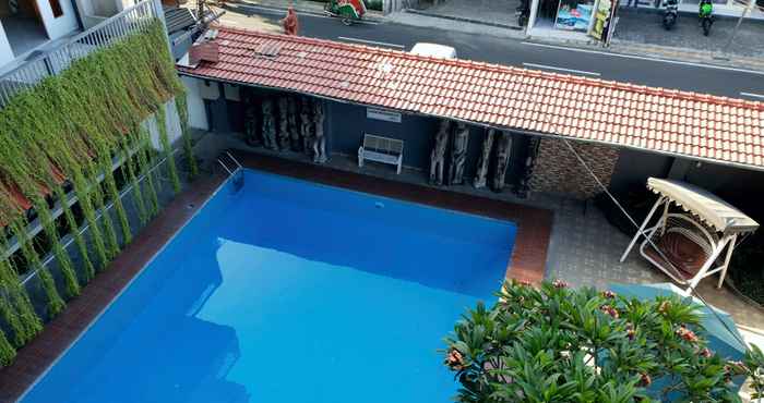 Kolam Renang Airlangga Hotel