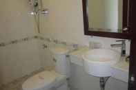 Toilet Kamar Hau Giang 2 Hotel