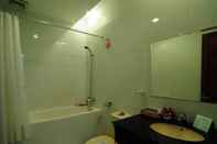 Toilet Kamar Phuoc Loc Tho 2 Hotel