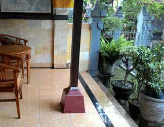 Lobby 2 Nick's Guest House Sukawati