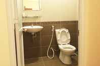 Toilet Kamar New Hotel - District 7