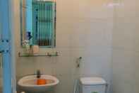 Toilet Kamar Duc Trong Hotel