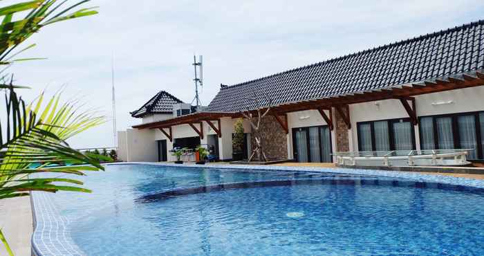 Swimming Pool G'Sign Style Hotel Kuta