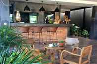 Bar, Kafe, dan Lounge Rakkawan Residence