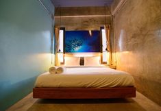 Bedroom 6 Seabox Hostel Khaolak