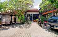 Exterior 3 SUPER OYO 90672 ADHYA GUEST HOUSE LOMBOK