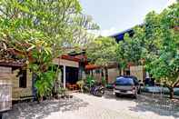 Bangunan SUPER OYO 90672 ADHYA GUEST HOUSE LOMBOK