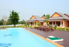 สระว่ายน้ำ 2 Juntima Boutique Hotel