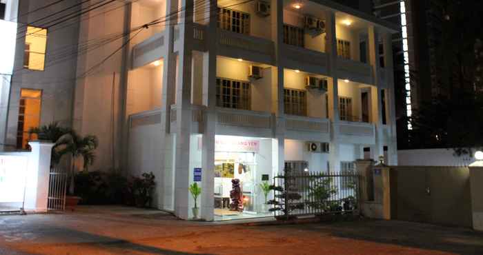 Bên ngoài Hoang Yen Hotel