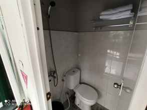 Toilet Kamar 4 Comfort Room near Sentul City Mall at Magda Homestay (MGD5)