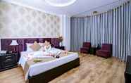 Bedroom 6 Adina Hotel