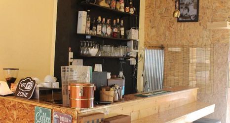Luar Bangunan 2 Follow Your Heart Hostel and Cafe