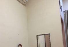 Bilik Tidur 7 Simple Room at Wisma anggrek near Teras Kota Mall BSD (RI3)