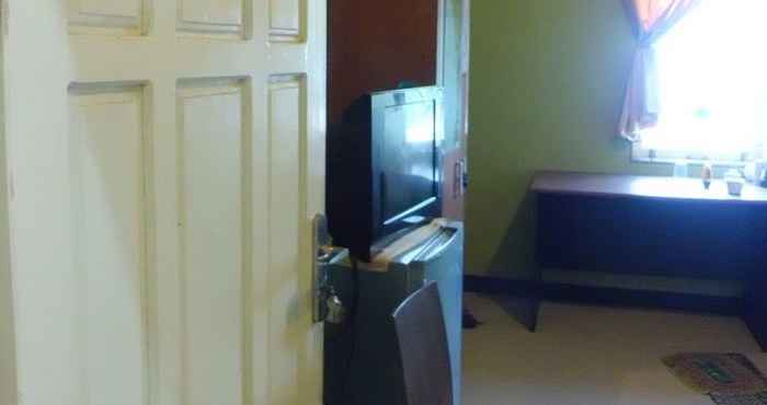 Kamar Tidur Budget Room at Yos Sudarso Street