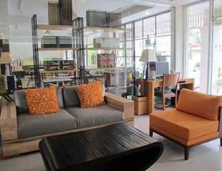 Lobby 2 Gerard Habitat Hotel