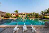 Kolam Renang Park & Pool Resort