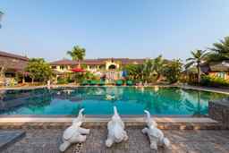 Park & Pool Resort, Rp 416.512