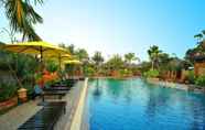 Kolam Renang 2 Park & Pool Resort