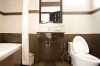 In-room Bathroom Golden Bell Homestay