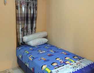 Bedroom 2 Budget Room near Summarecon Mall Serpong (HH1)