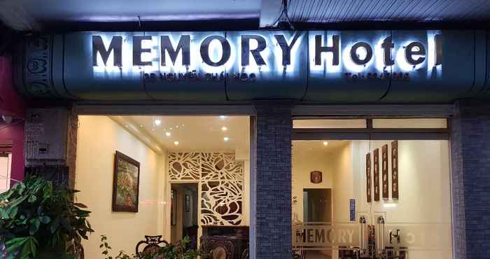 Bên ngoài Memory Hotel