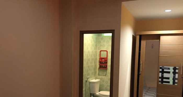 Bedroom Economy Room near Summarecon Mall Serpong  (HH2)