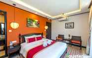 Bedroom 3 Golden Bell Backpacker Hotel & Pool Bar