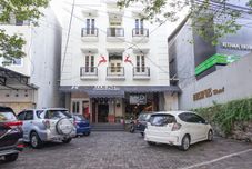 外観 HEINE Hotel & Resto