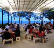 Restaurant 6 Duangtawan Beach Resort 